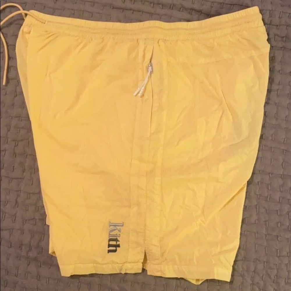 Yellow - Picture 4 of 5